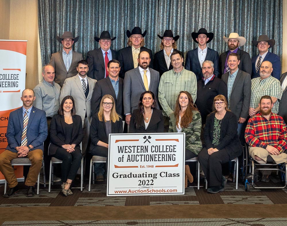 graduation-at-western-college-of-auctioneering Graduating class photo at the Western College of Auctioneering
